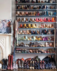 Wall shoe closet