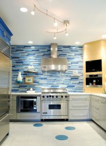 Appealing backsplash design