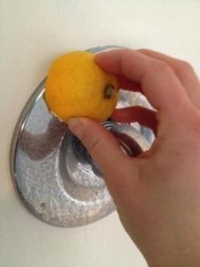 Get rid of water stains just by using lemon