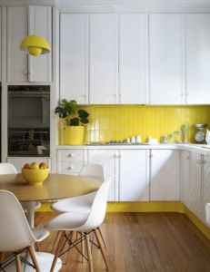 Bright backsplash