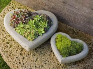 stone-heart-planters