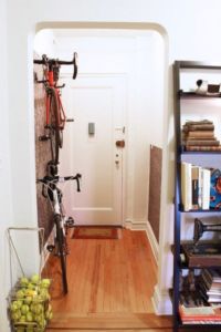 hallway-hang-bikes
